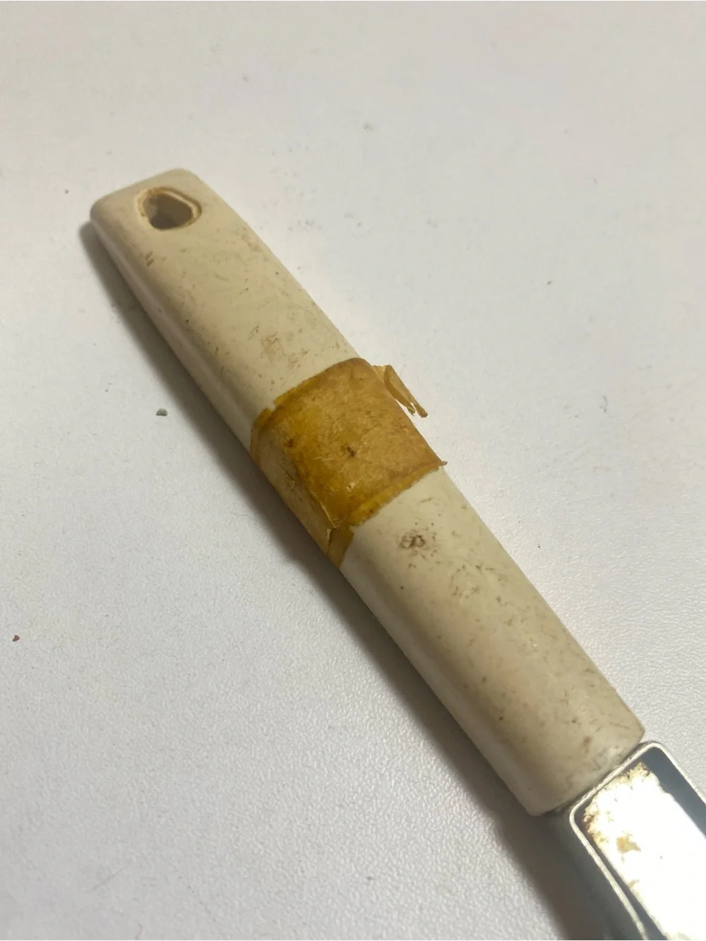 Vintage EKCO USA Pizza Cutter Wheel Ivory Handle 8”